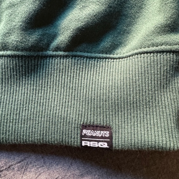 RSQ Peanuts Green 'Boo' Graphic Men's Crewneck Sweatshirt. Sz Large. New tags 🏷️ - Picture 2 of 3